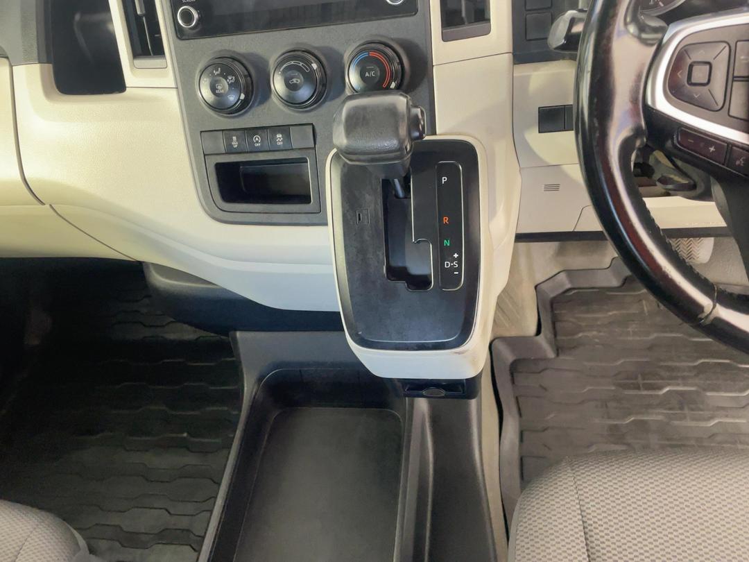 Photo '18' of Toyota Hiace