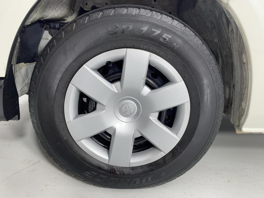 Photo '10' of Toyota Hiace