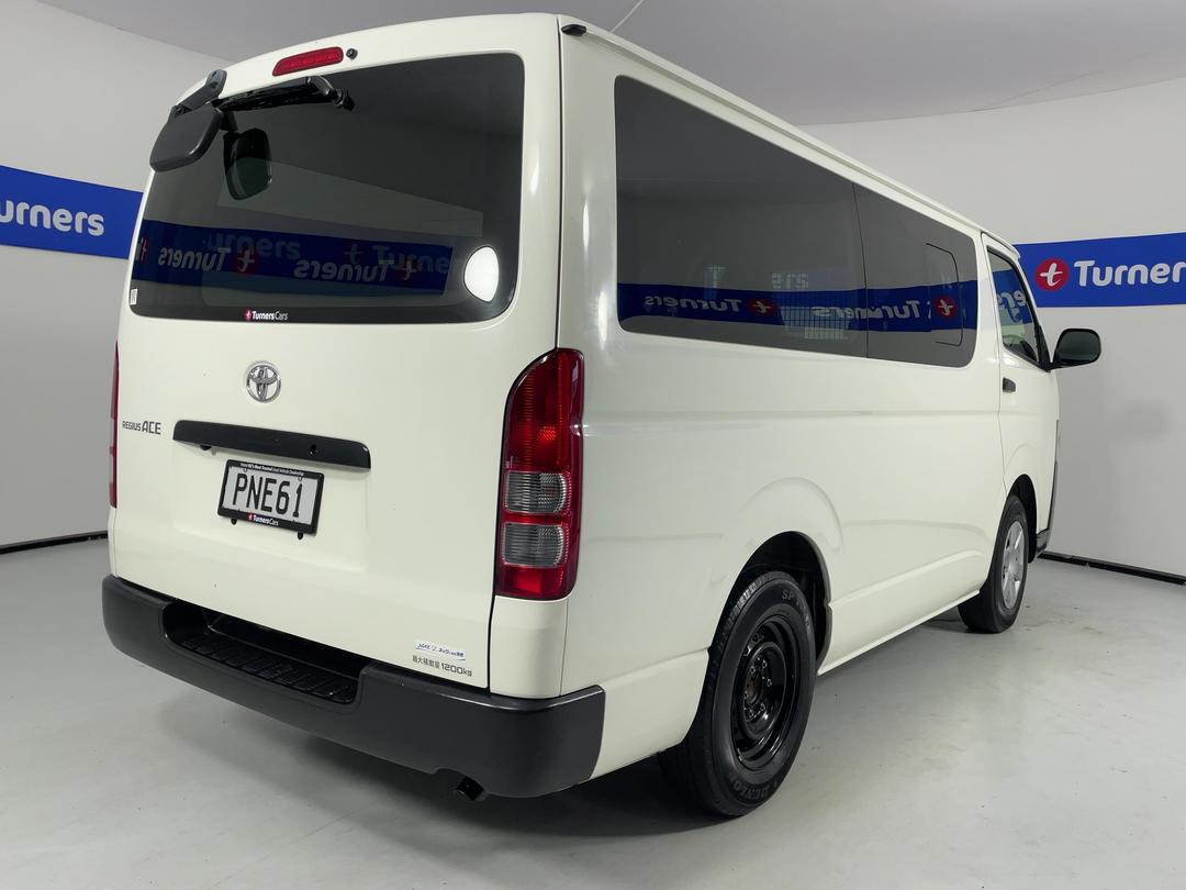 Photo '7' of Toyota Hiace