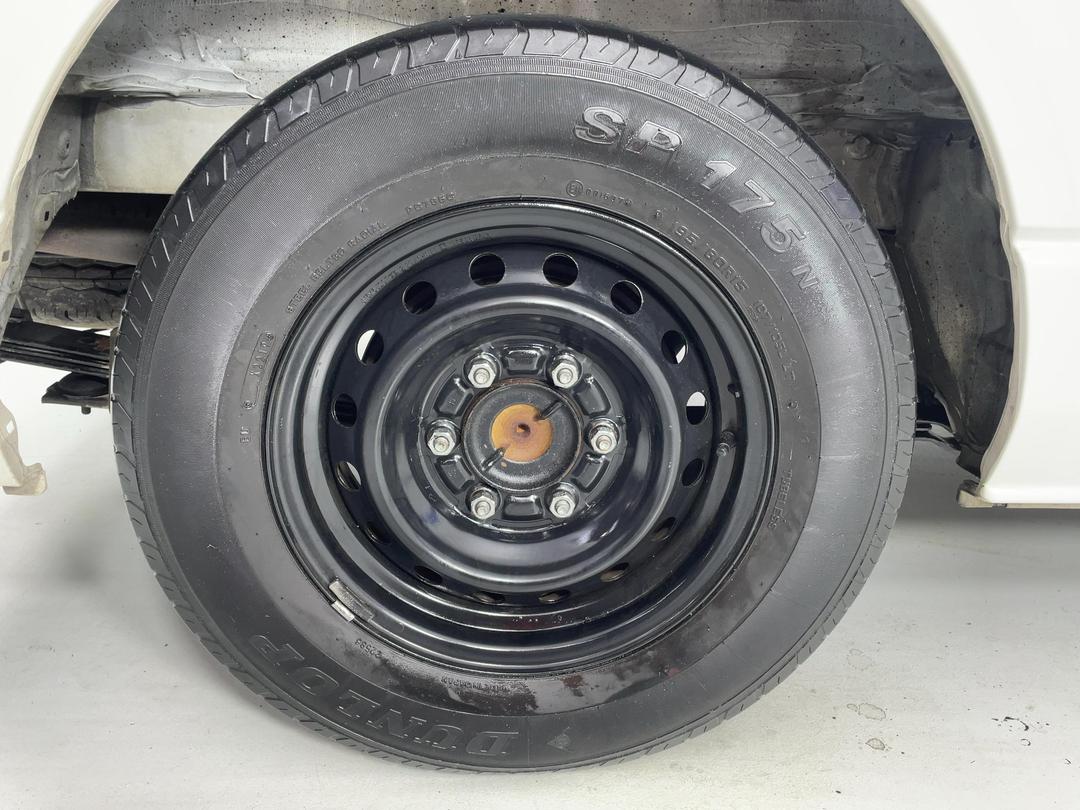 Photo '12' of Toyota Hiace