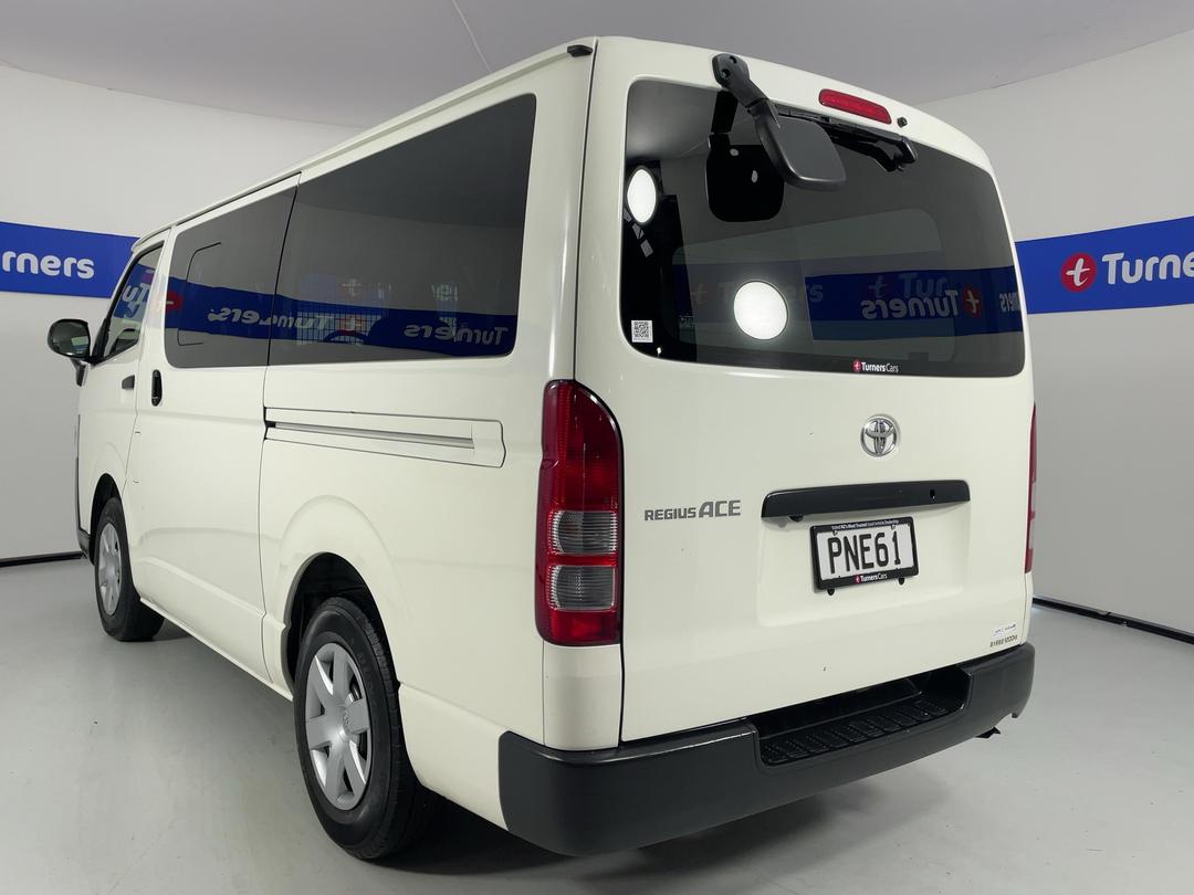 Photo '5' of Toyota Hiace