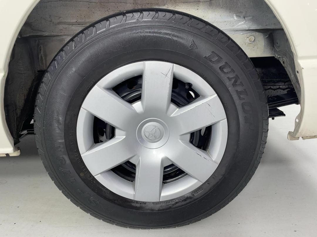 Photo '11' of Toyota Hiace