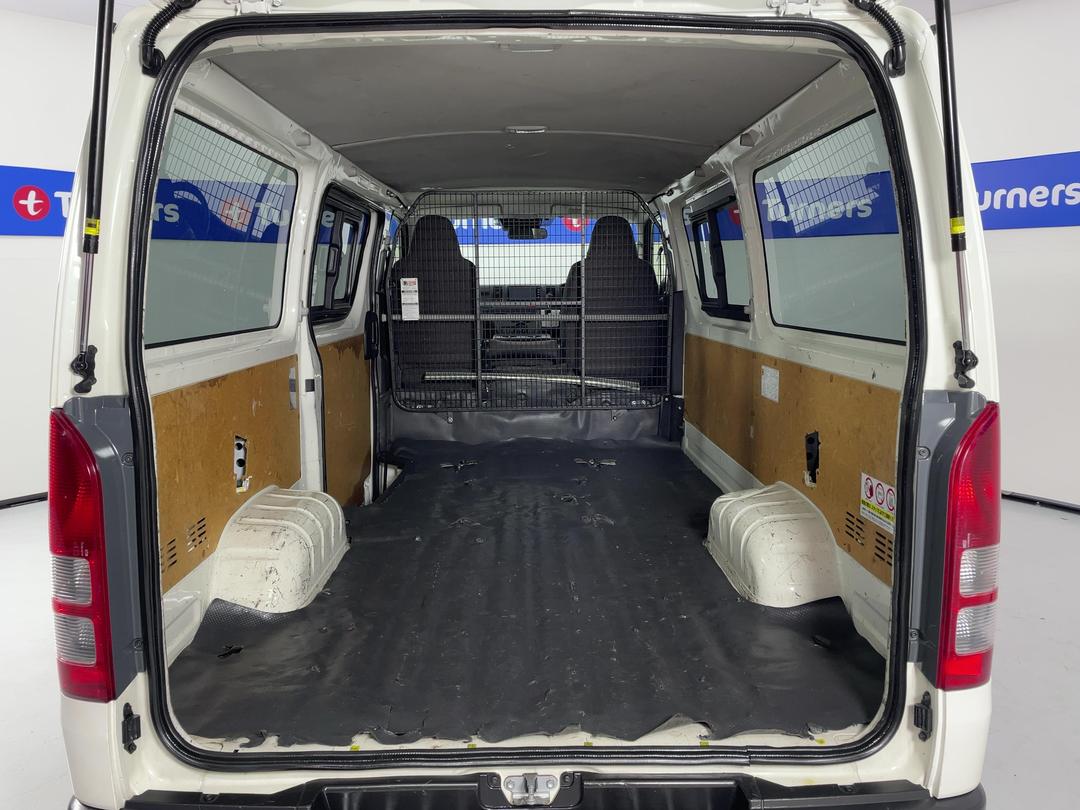 Photo '14' of Toyota Hiace