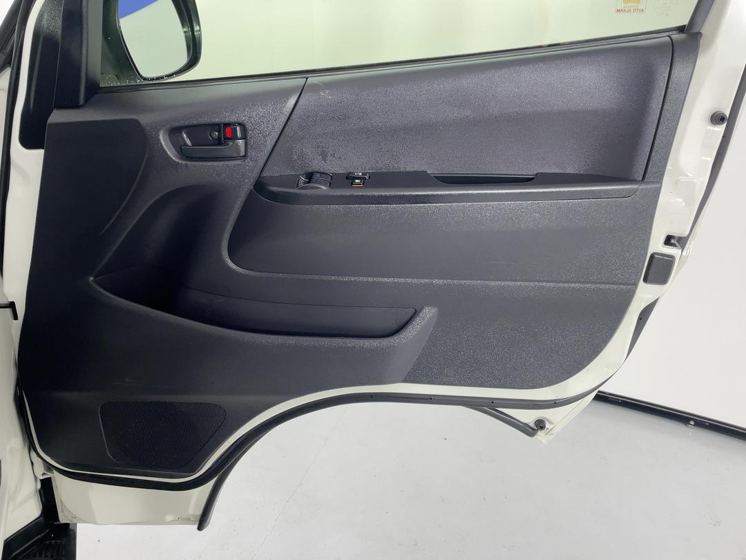 Photo '15' of Toyota Hiace