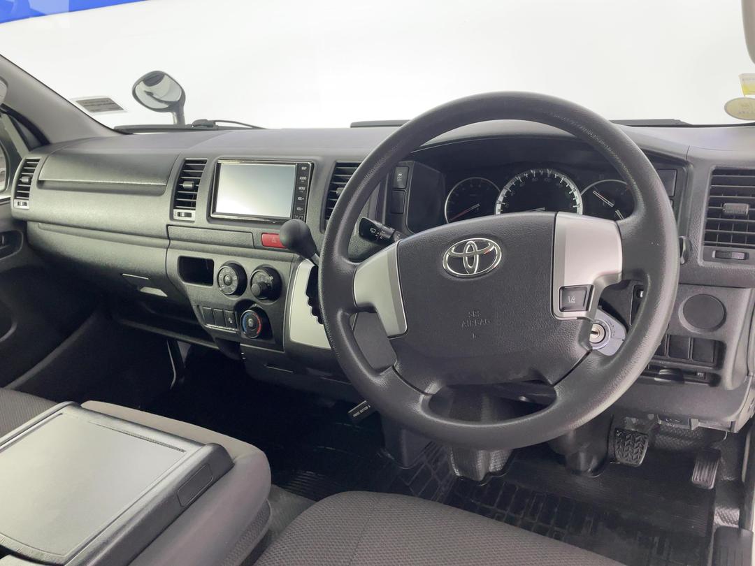 Photo '17' of Toyota Hiace