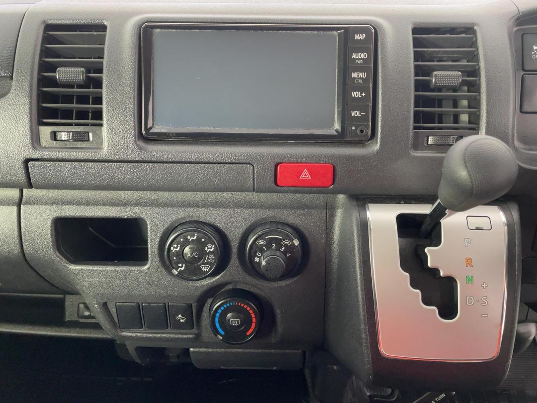 Photo '18' of Toyota Hiace