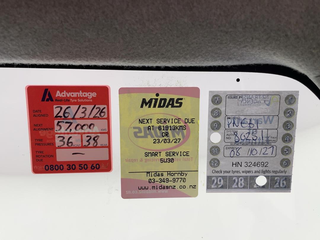Photo '24' of Toyota Hiace