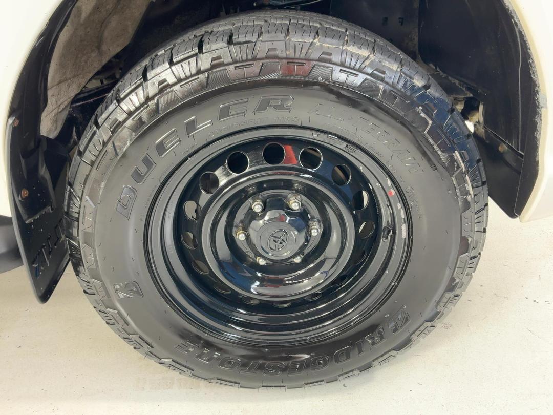 Photo '9' of Toyota Hilux