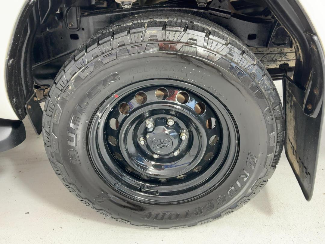 Photo '11' of Toyota Hilux