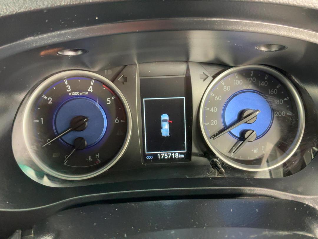 Photo '21' of Toyota Hilux