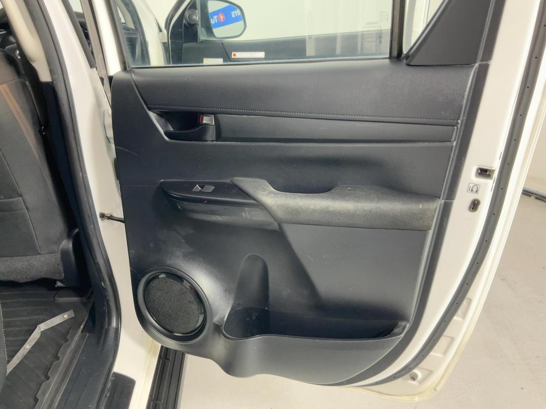 Photo '19' of Toyota Hilux