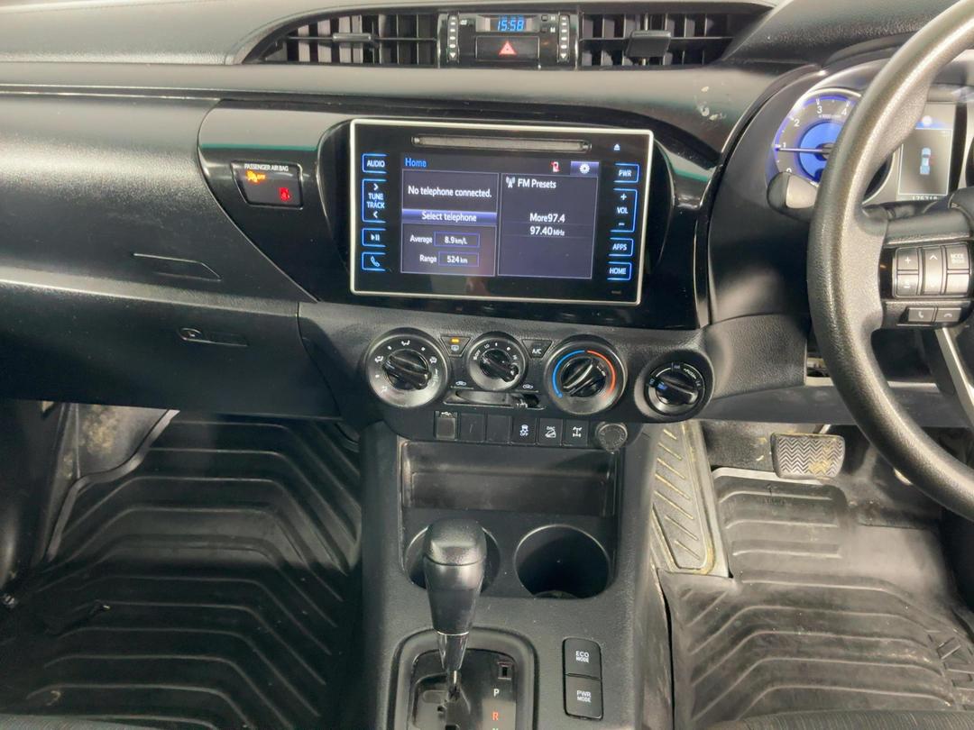 Photo '18' of Toyota Hilux