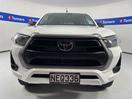 Thumbnail '2' of Toyota Hilux