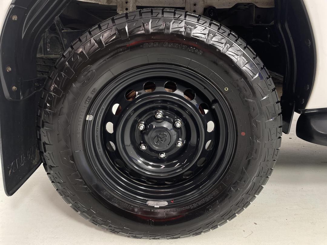 Photo '12' of Toyota Hilux