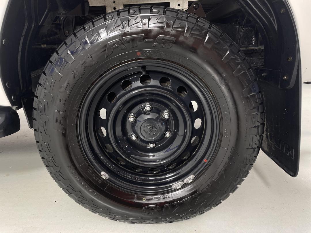 Photo '11' of Toyota Hilux