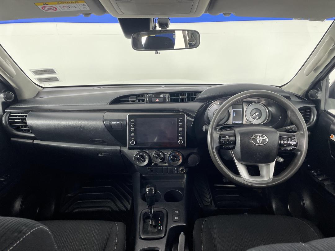 Photo '17' of Toyota Hilux