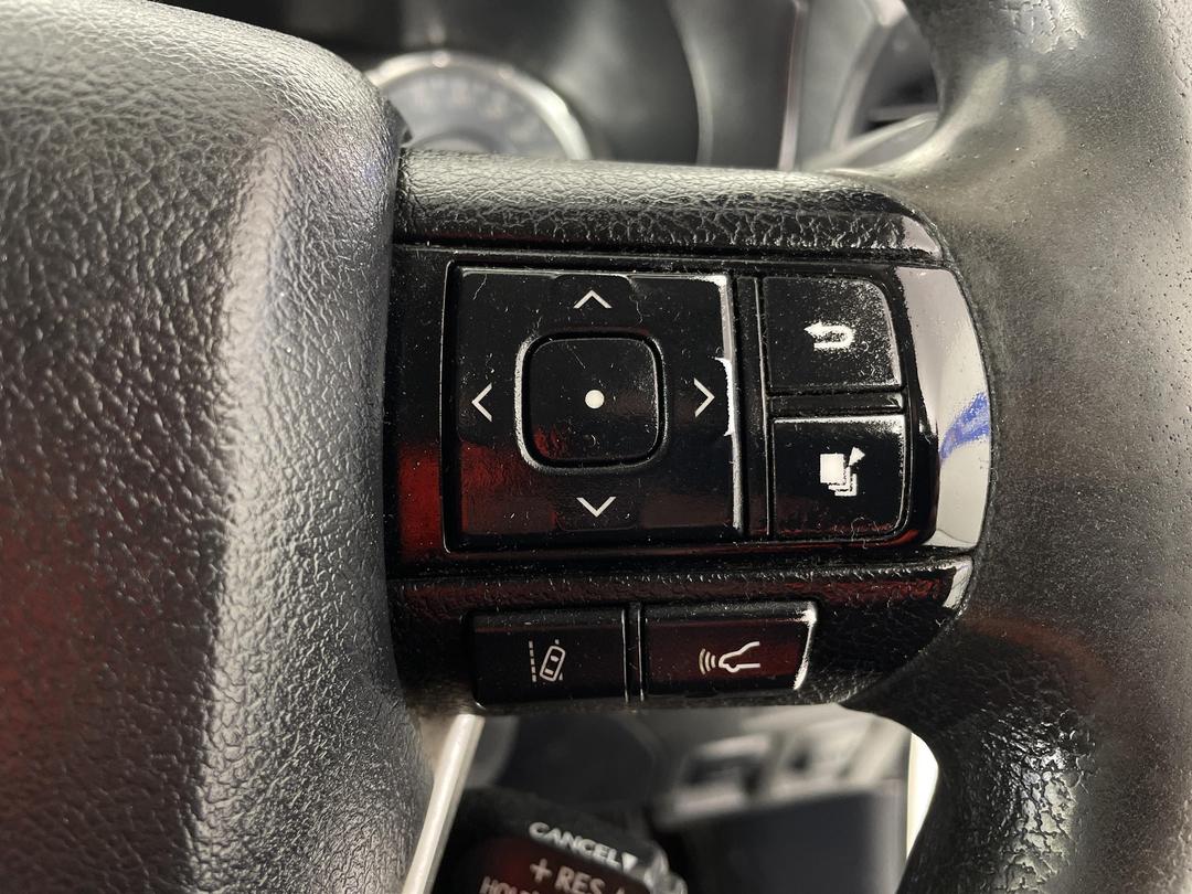 Photo '24' of Toyota Hilux