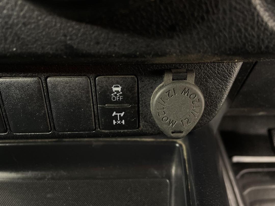 Photo '27' of Toyota Hilux