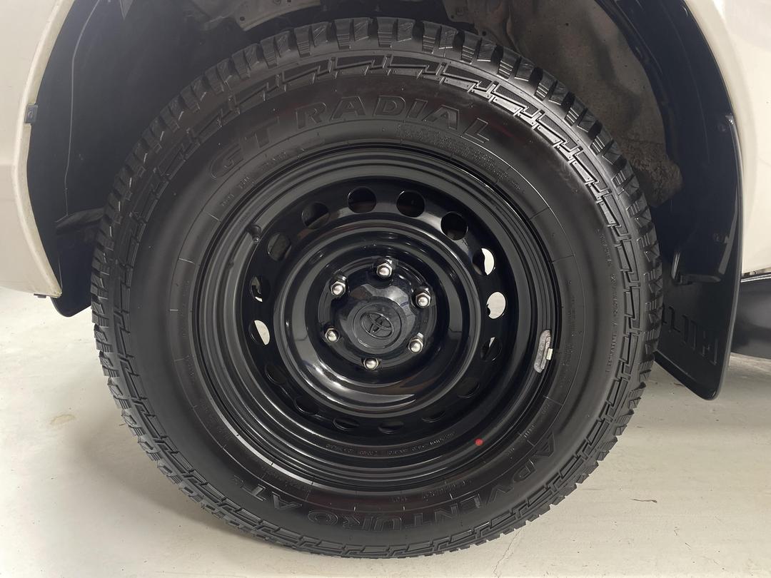 Photo '10' of Toyota Hilux