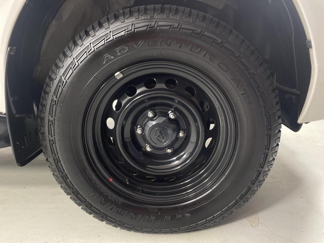 Photo '9' of Toyota Hilux