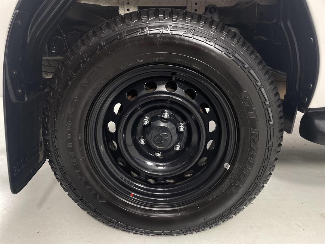 Photo '12' of Toyota Hilux