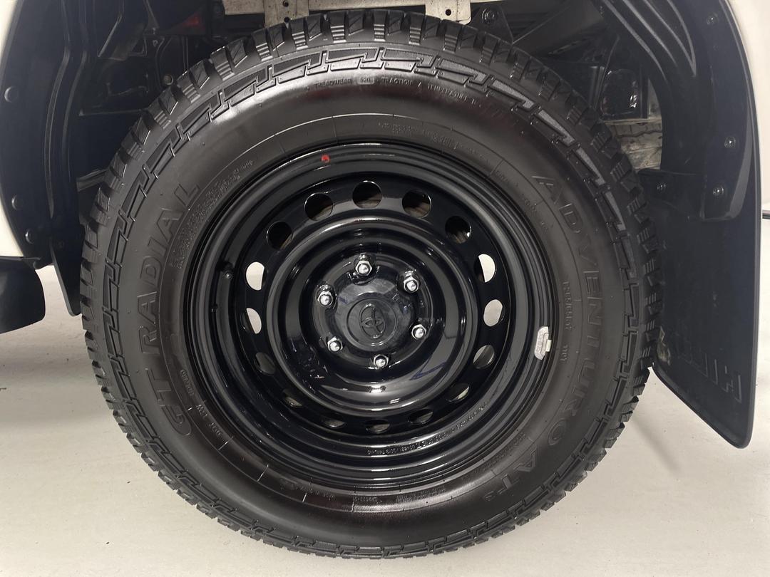 Photo '11' of Toyota Hilux