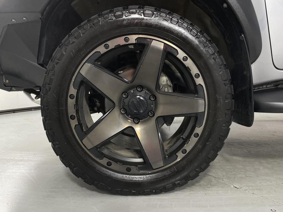 Photo '10' of Toyota Hilux