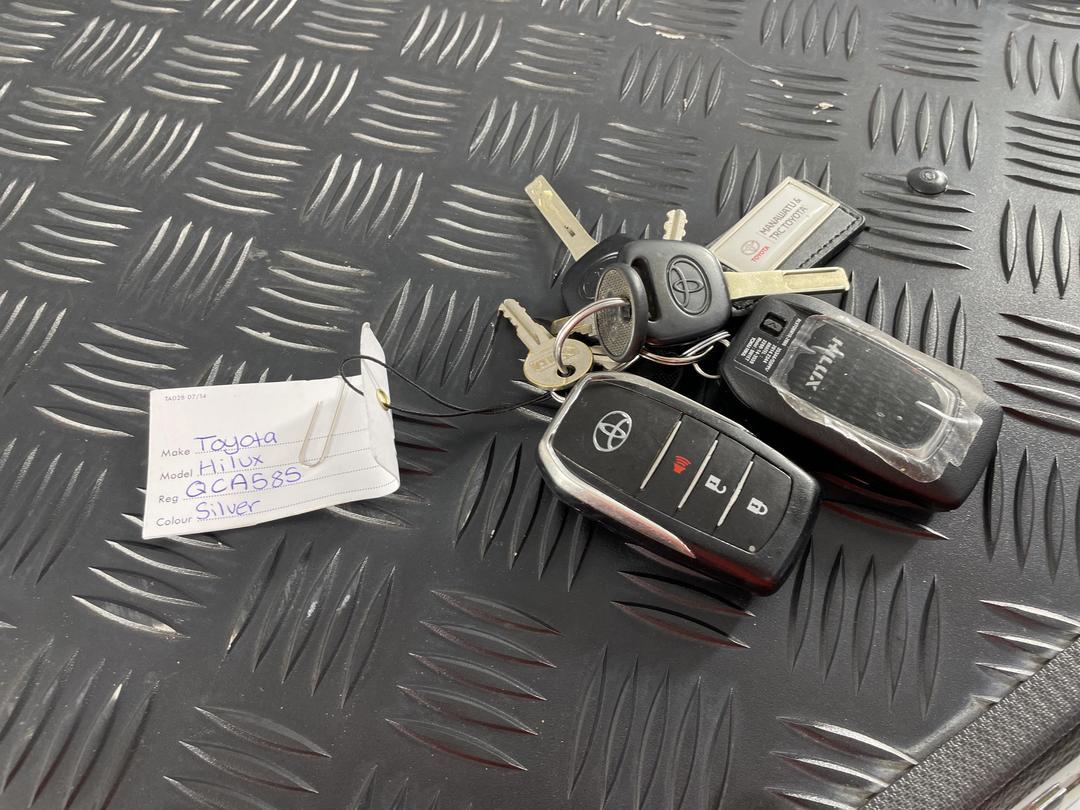 Photo '22' of Toyota Hilux