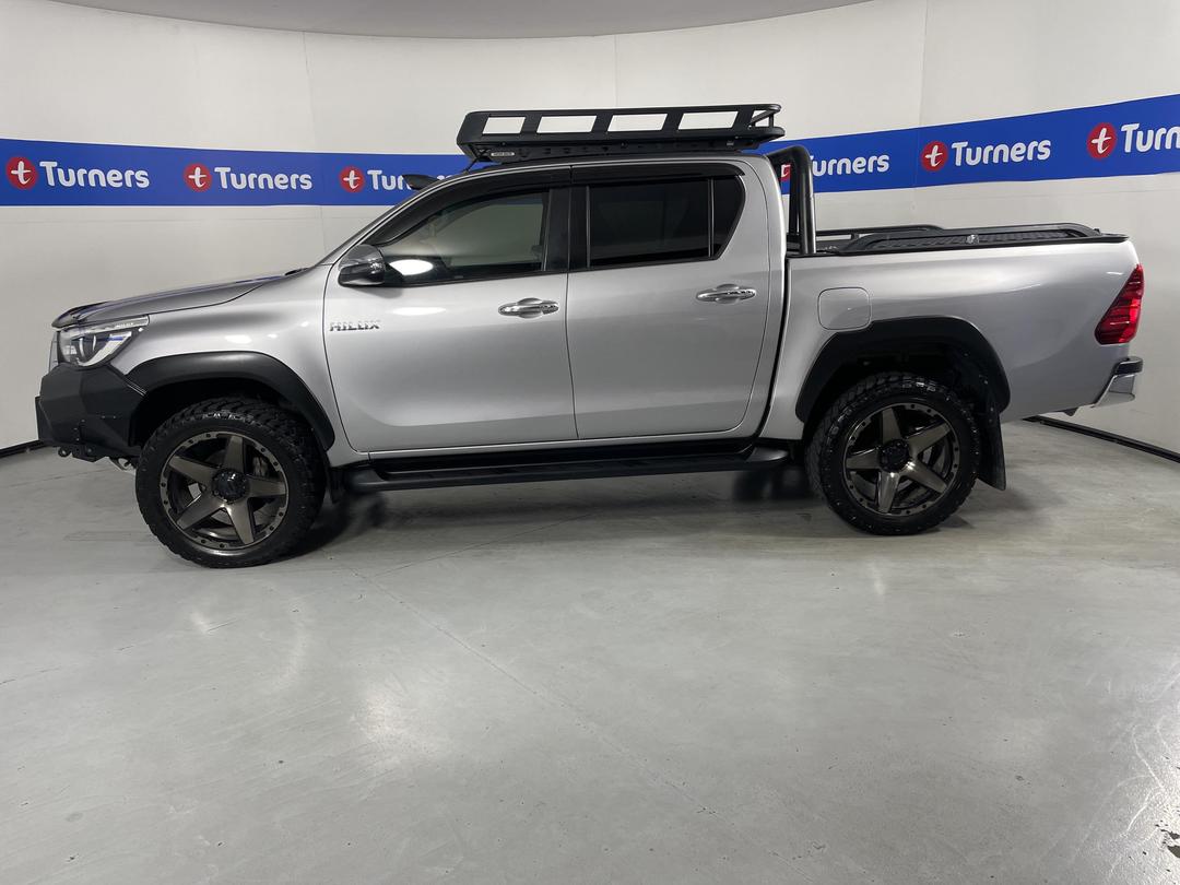 Photo '24' of Toyota Hilux