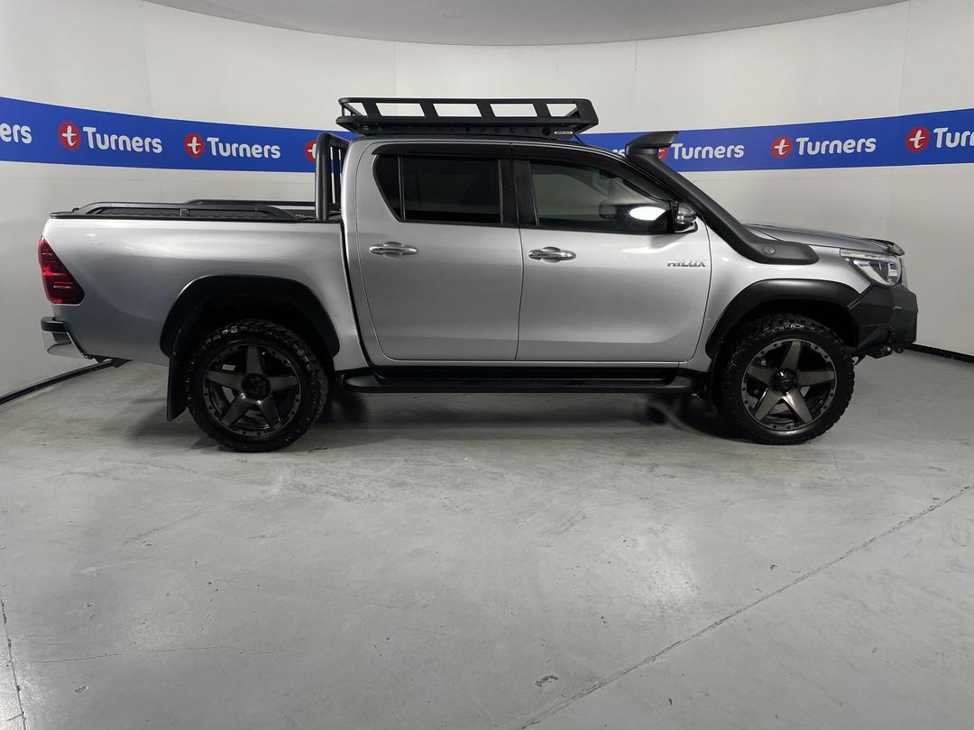 Photo '23' of Toyota Hilux