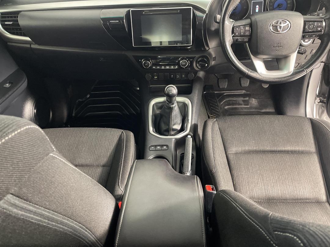 Photo '18' of Toyota Hilux