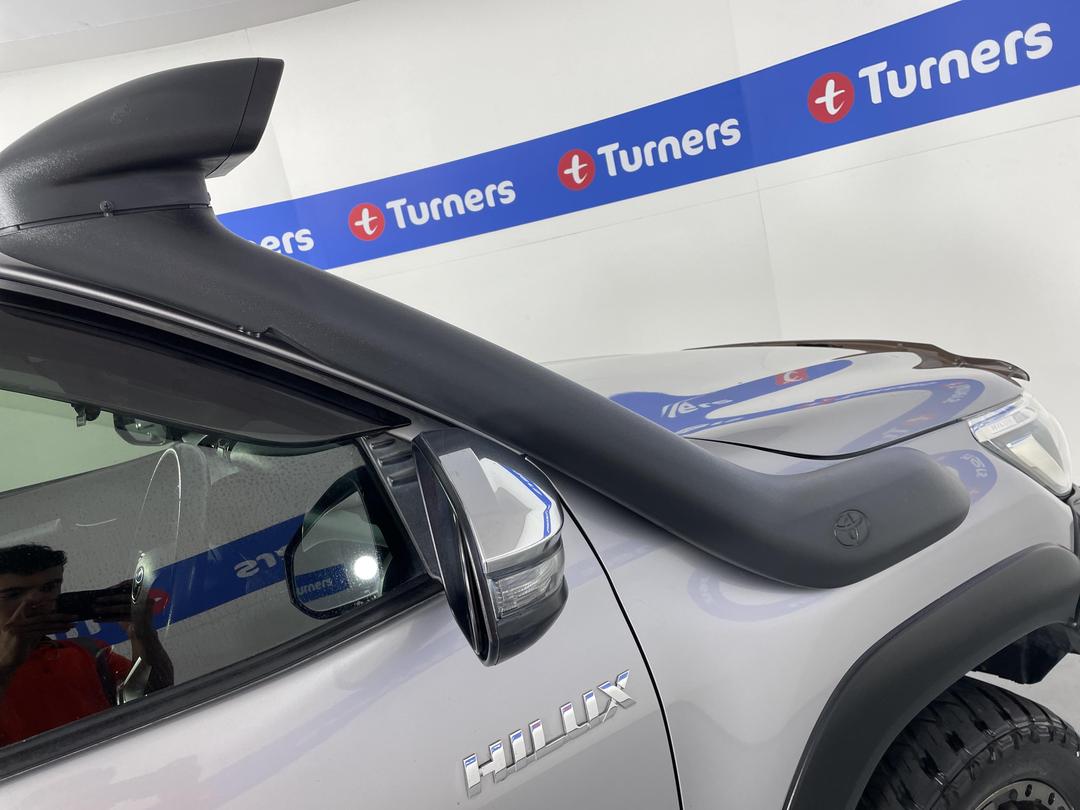 Photo '28' of Toyota Hilux