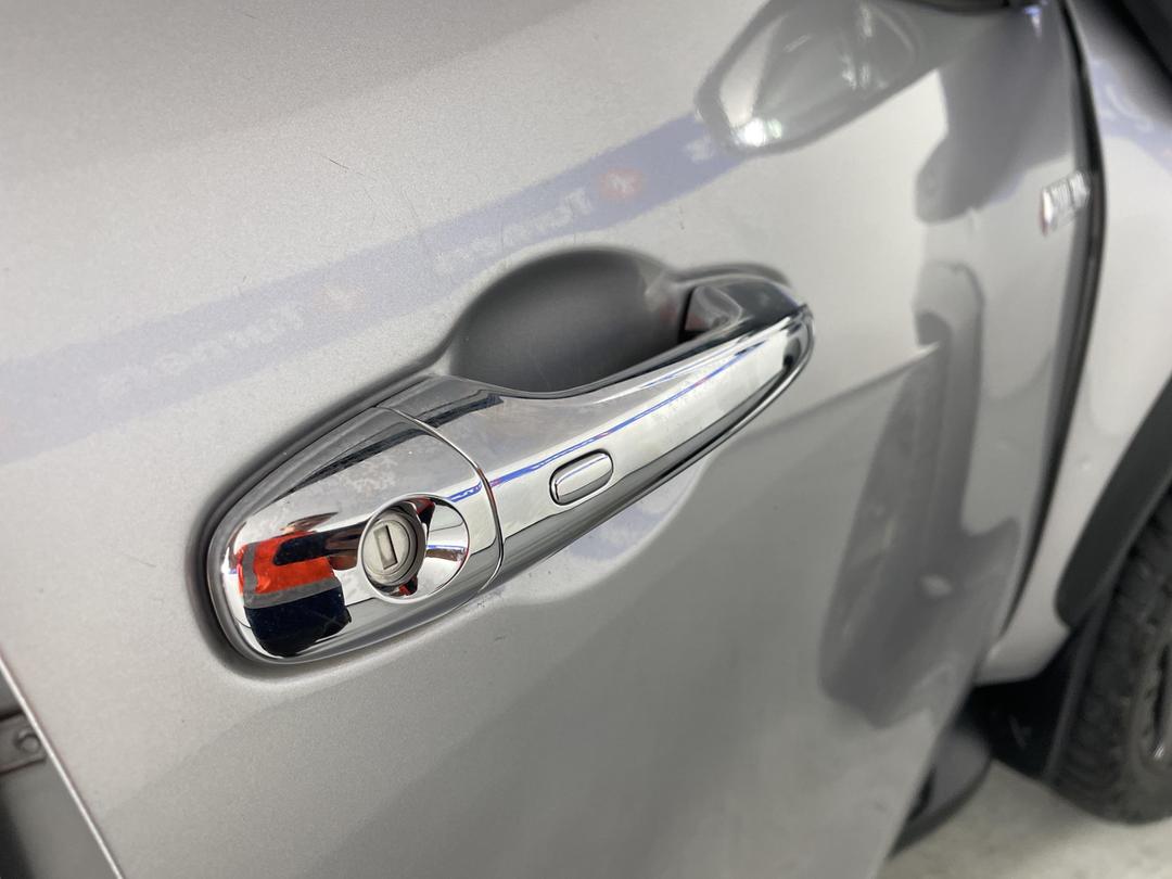 Photo '29' of Toyota Hilux