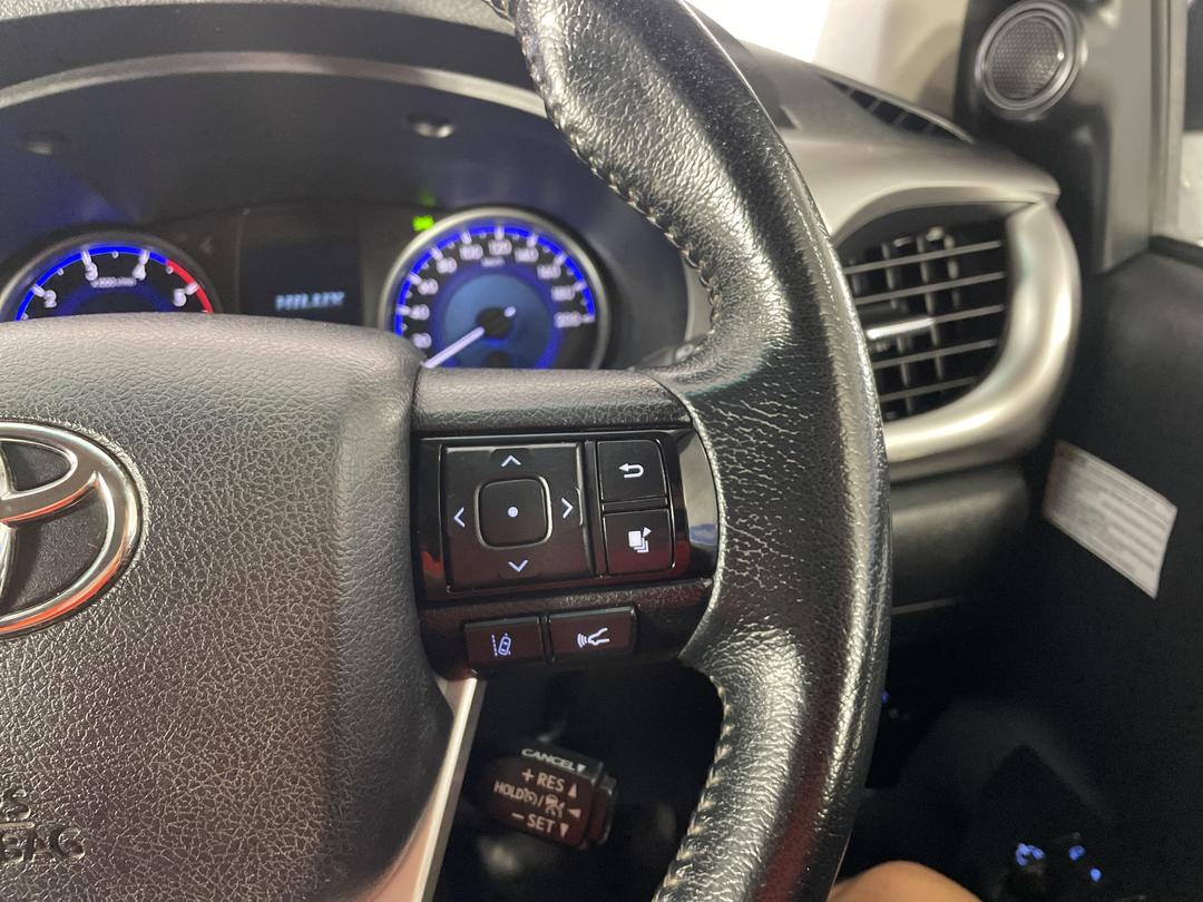 Photo '34' of Toyota Hilux