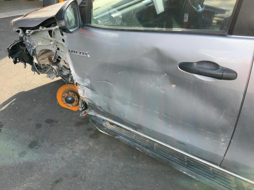 Photo '13' of Toyota Hilux SR TD EC/CC