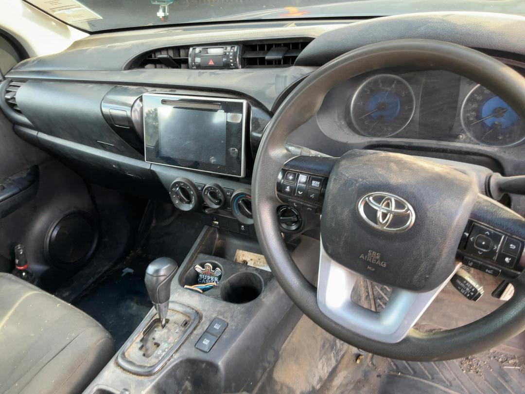 Photo '17' of Toyota Hilux SR TD EC/CC