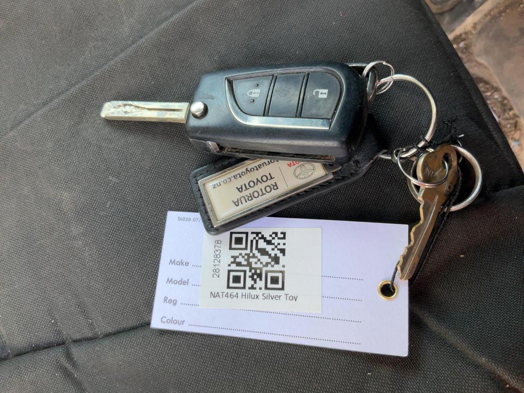 Photo '22' of Toyota Hilux SR TD EC/CC