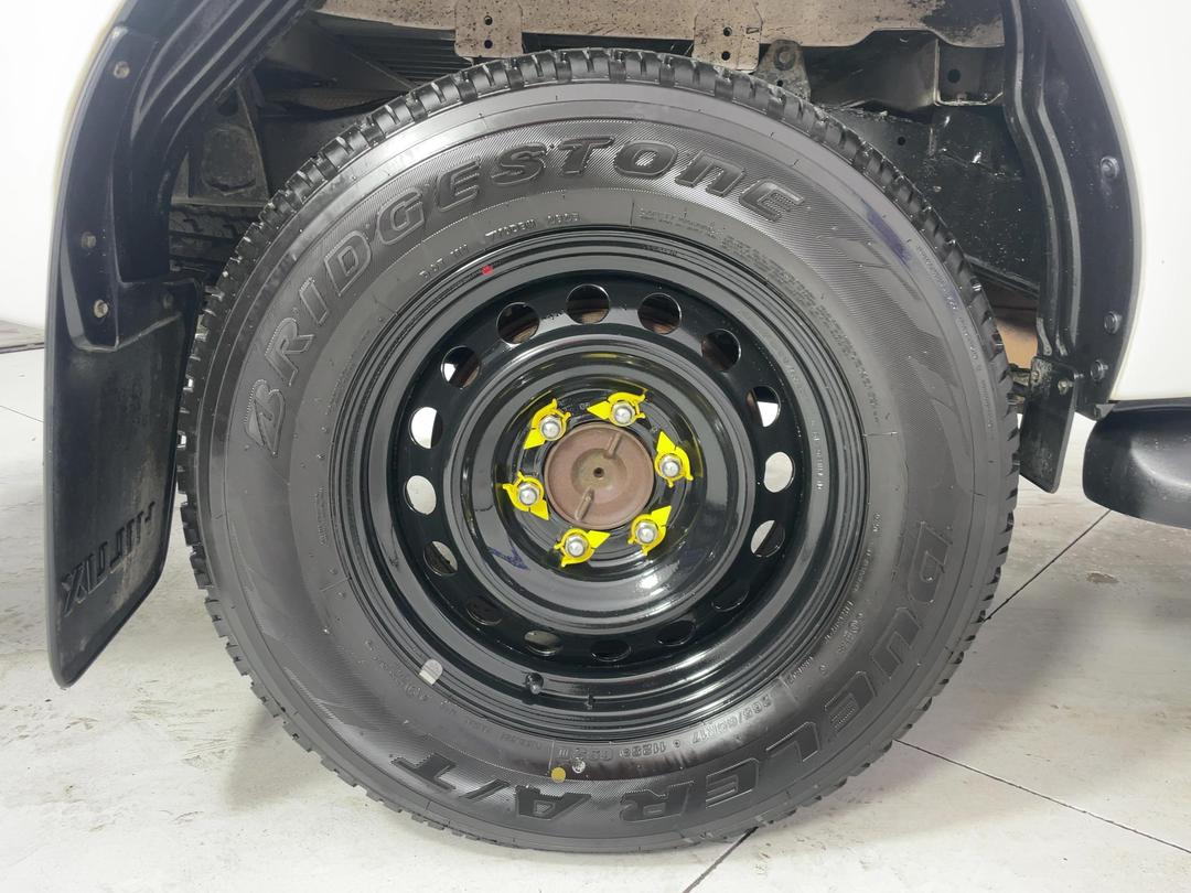 Photo '12' of Toyota Hilux