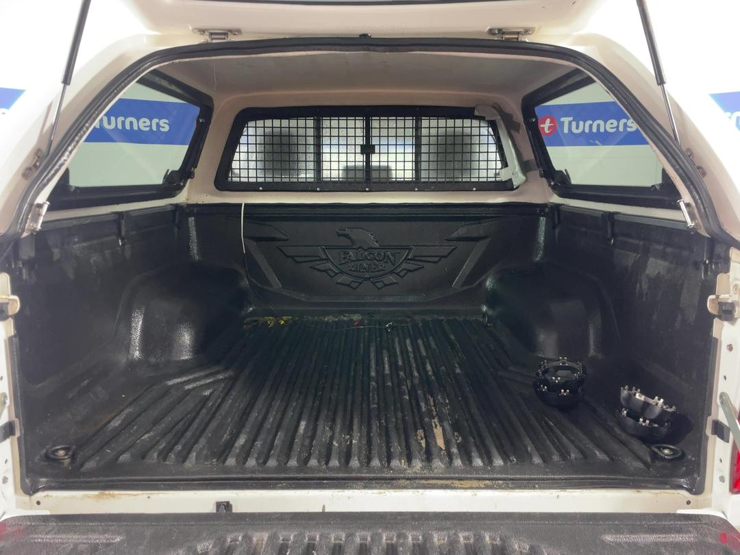 Photo '14' of Toyota Hilux