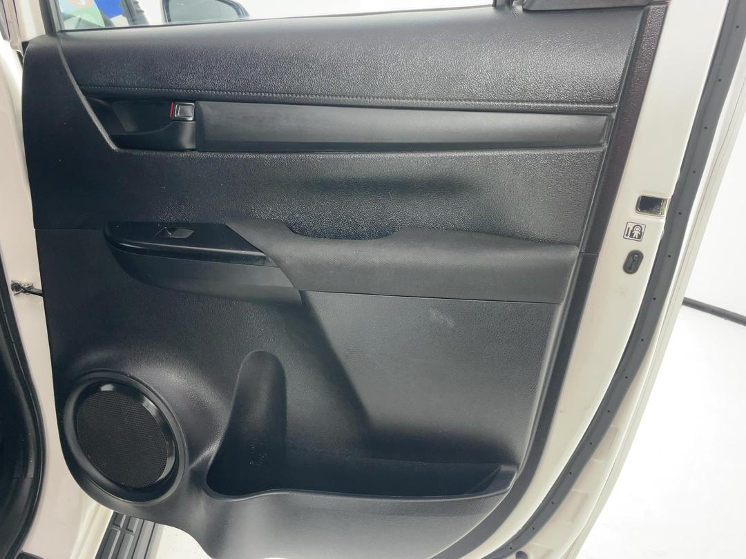 Photo '19' of Toyota Hilux