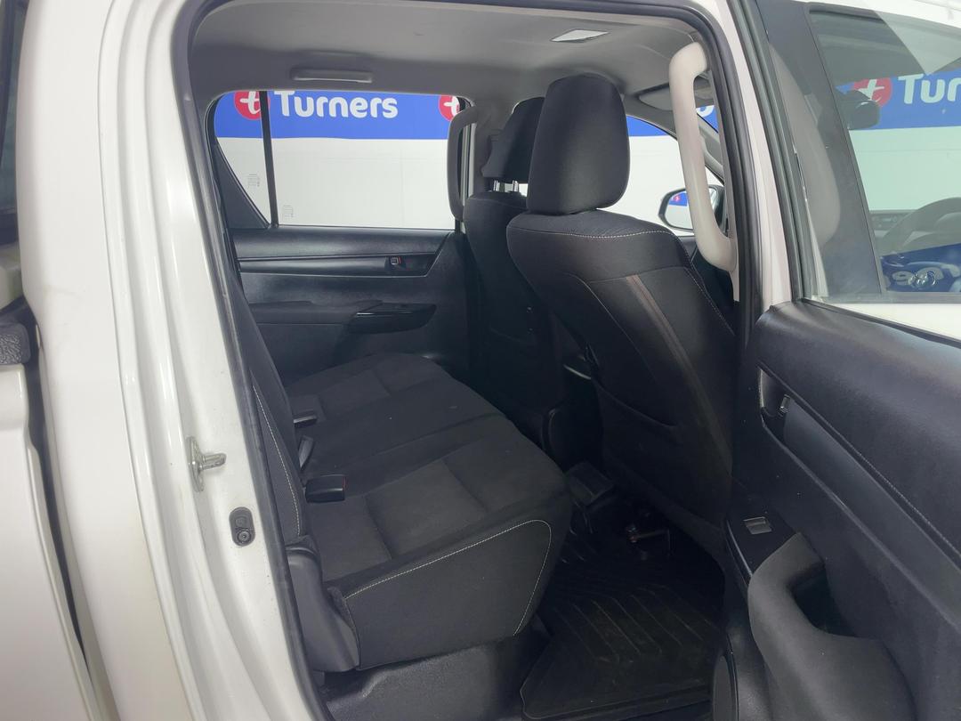 Photo '20' of Toyota Hilux