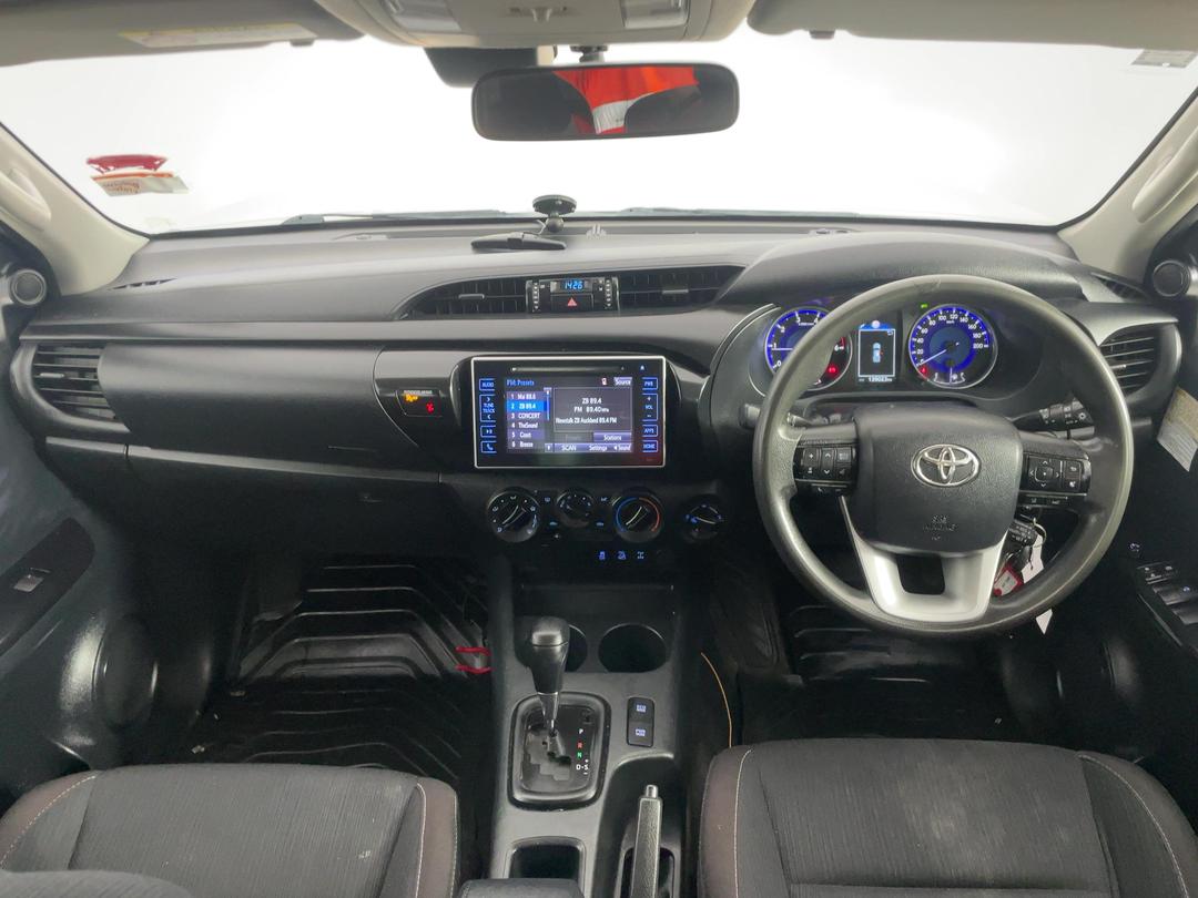 Photo '17' of Toyota Hilux
