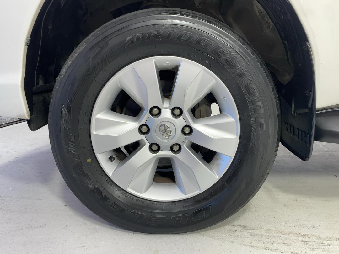 Photo '10' of Toyota Hilux