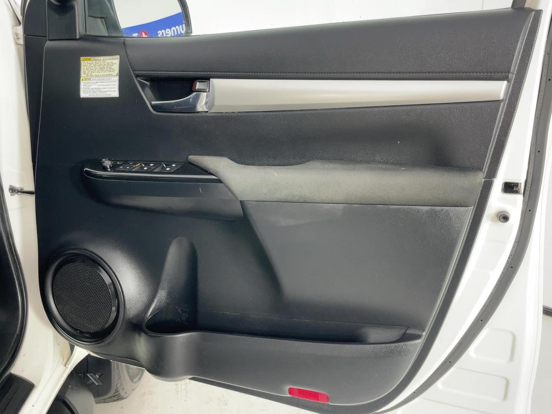 Photo '15' of Toyota Hilux