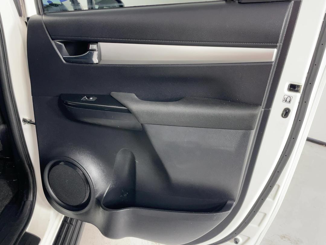 Photo '19' of Toyota Hilux