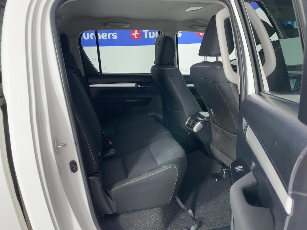 Photo '20' of Toyota Hilux