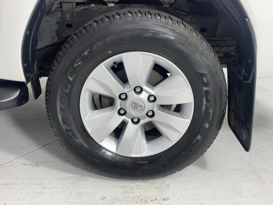 Photo '11' of Toyota Hilux