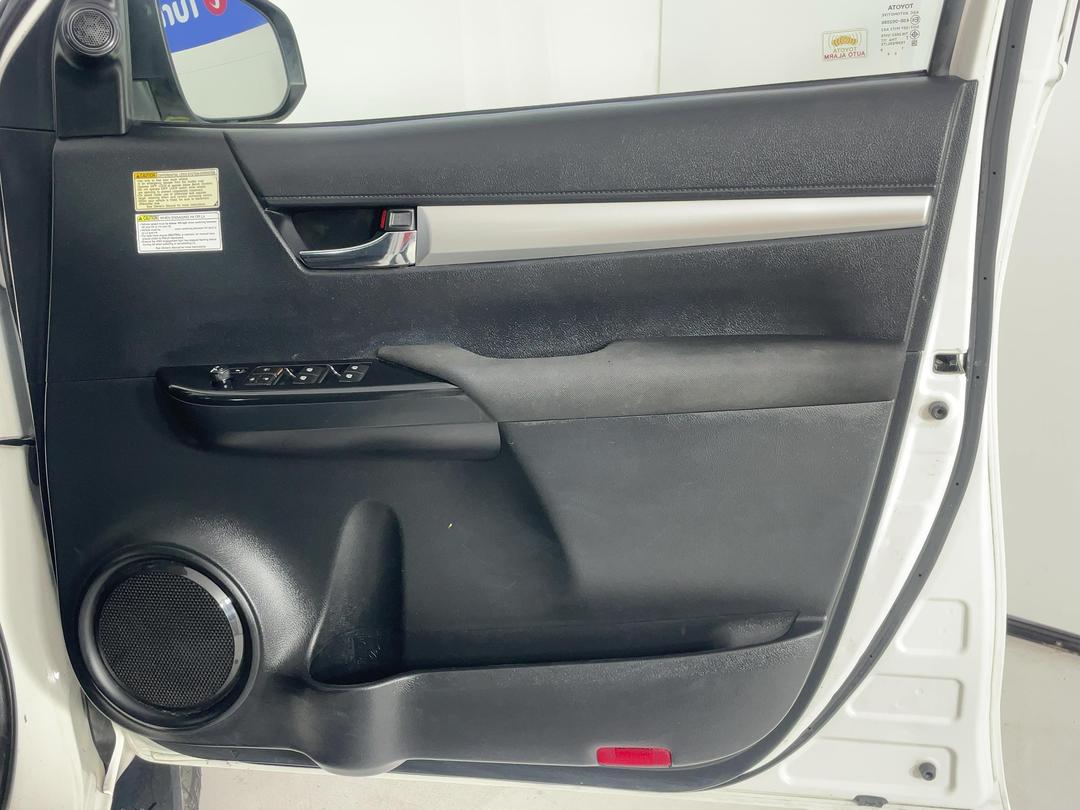 Photo '15' of Toyota Hilux