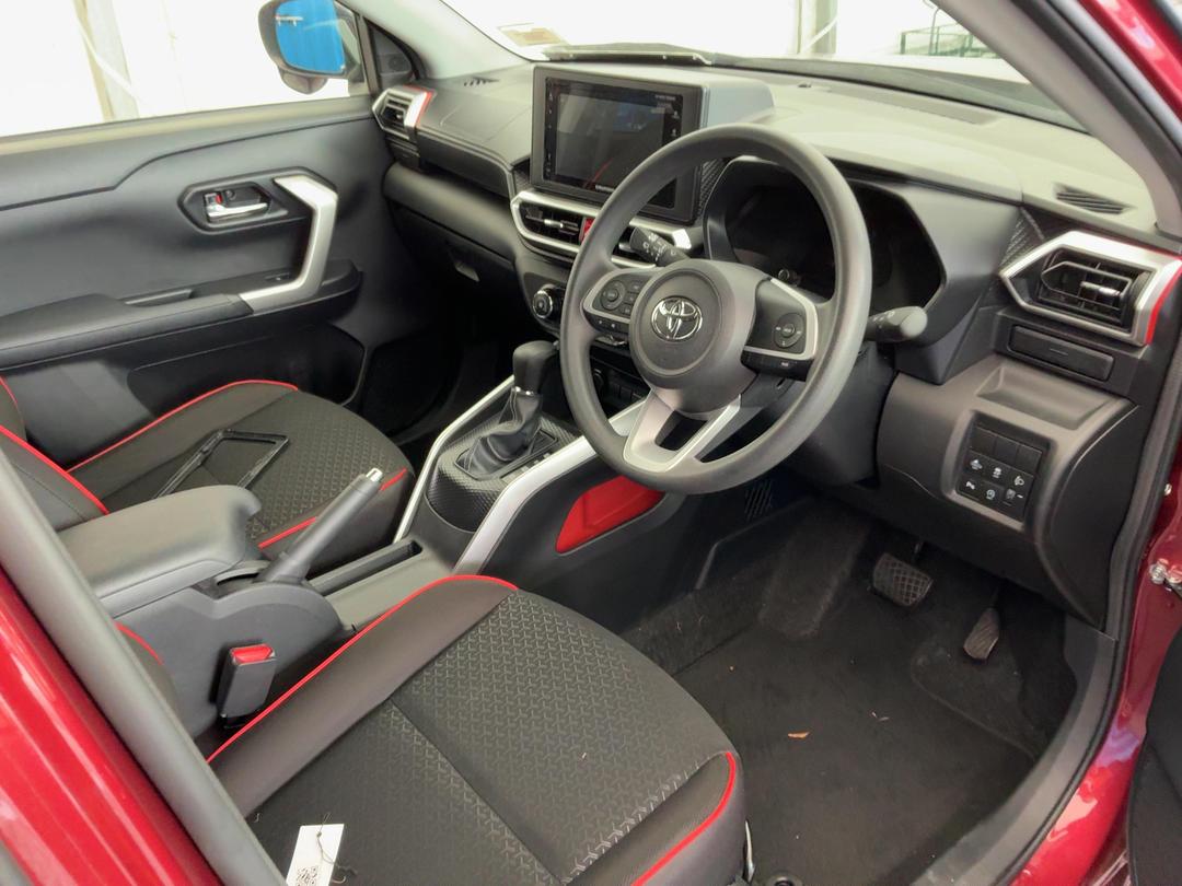 Photo '7' of Toyota Raize