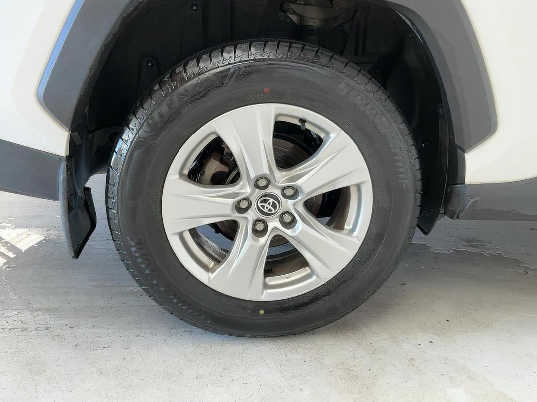 Photo '12' of Toyota Rav4